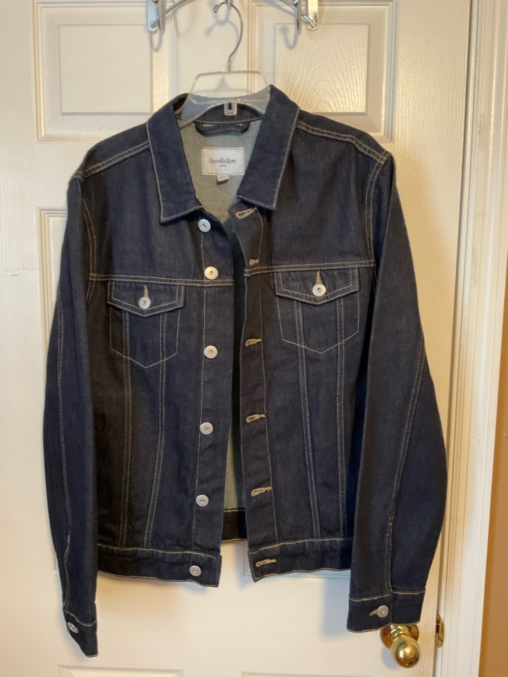 Good Fellow Men's 100% Cotton Dark Wash Trucker Denim Jacket Size Large NWOT